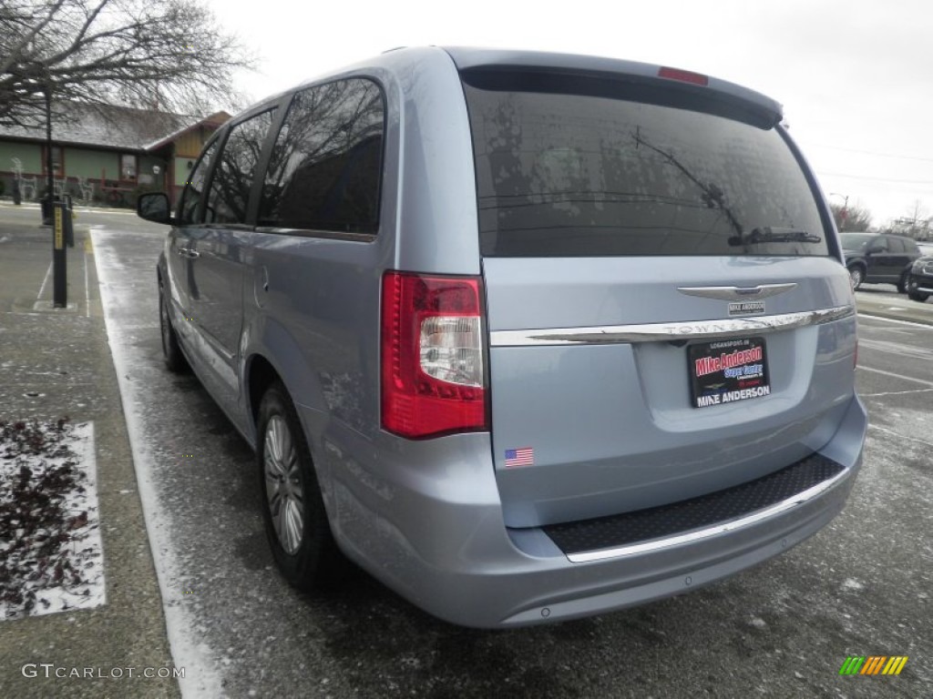 2013 Town & Country Touring - L - Crystal Blue Pearl / Dark Frost Beige/Medium Frost Beige photo #3