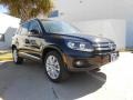 Deep Black Metallic - Tiguan SE Photo No. 1