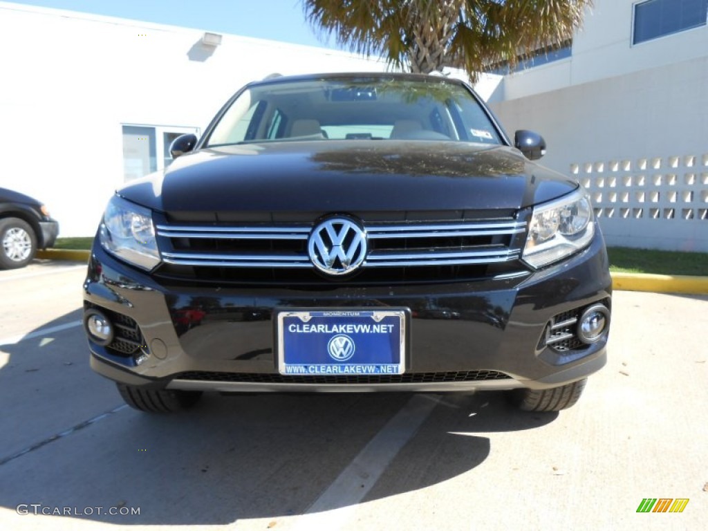2013 Tiguan SE - Deep Black Metallic / Beige photo #2