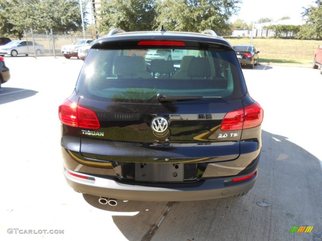 2013 Tiguan SE - Deep Black Metallic / Beige photo #6