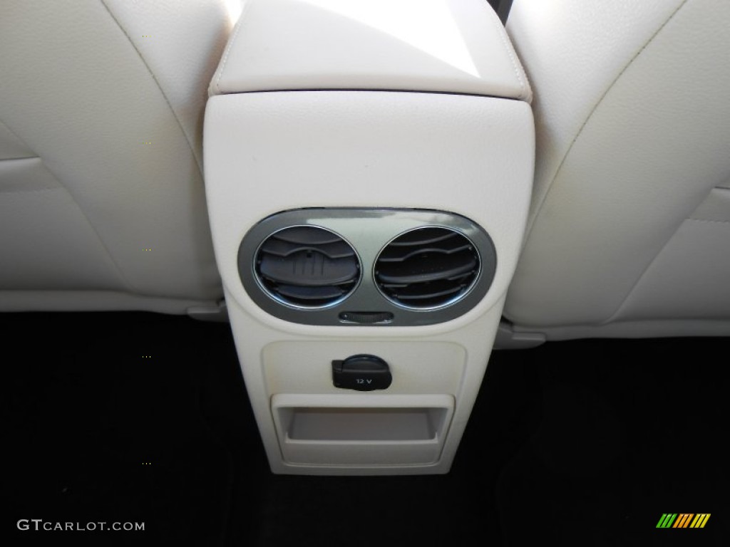 2013 Tiguan SE - Deep Black Metallic / Beige photo #20