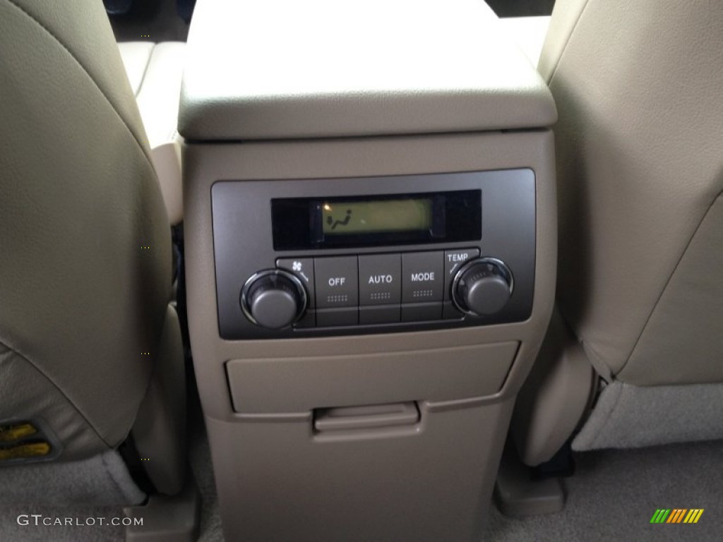 2010 Highlander Hybrid Limited 4WD - Black / Sand Beige photo #20