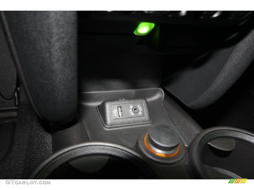 2013 Cooper Hardtop - British Racing Green II Metallic / Carbon Black photo #17