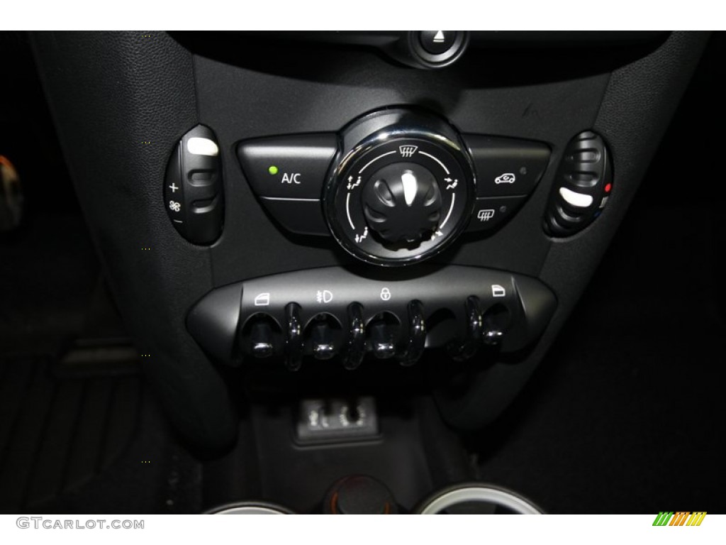 2013 Mini Cooper S Hardtop Controls Photo #75153705