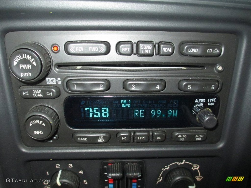 2005 Chevrolet Silverado 1500 Z71 Extended Cab 4x4 Audio System Photo #75159820
