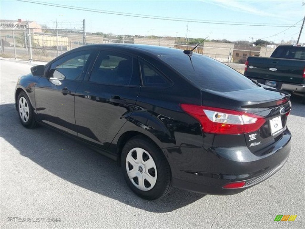 2013 Focus S Sedan - Tuxedo Black / Charcoal Black photo #5