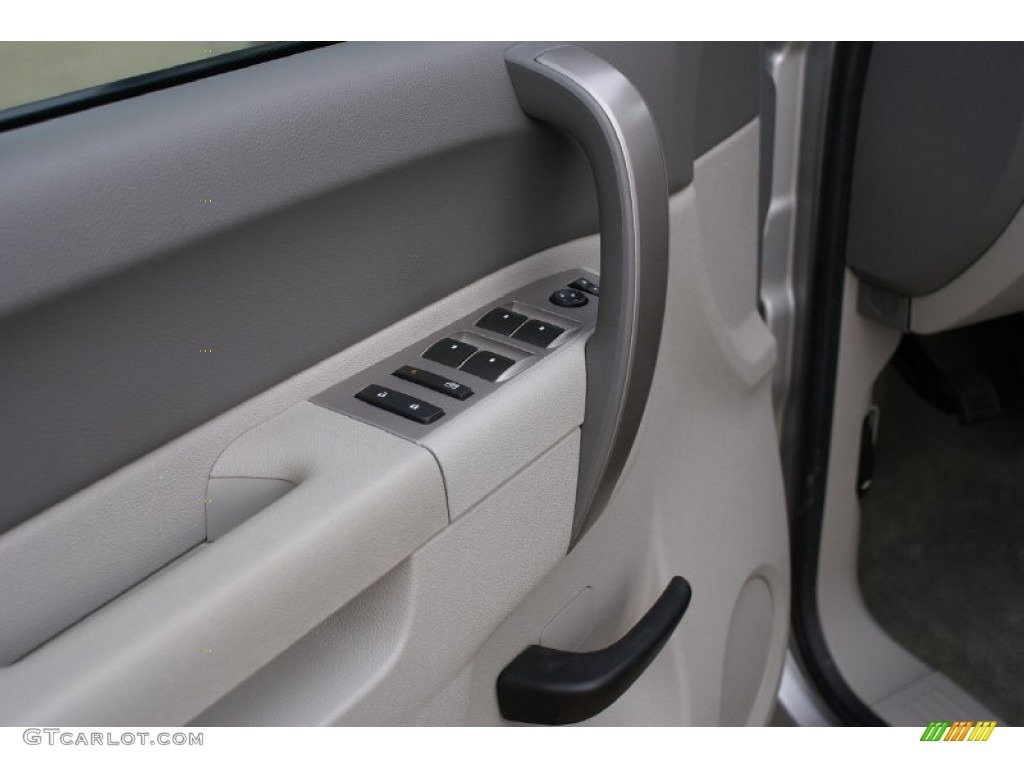 2010 Sierra 1500 SLE Crew Cab - Pure Silver Metallic / Ebony photo #24