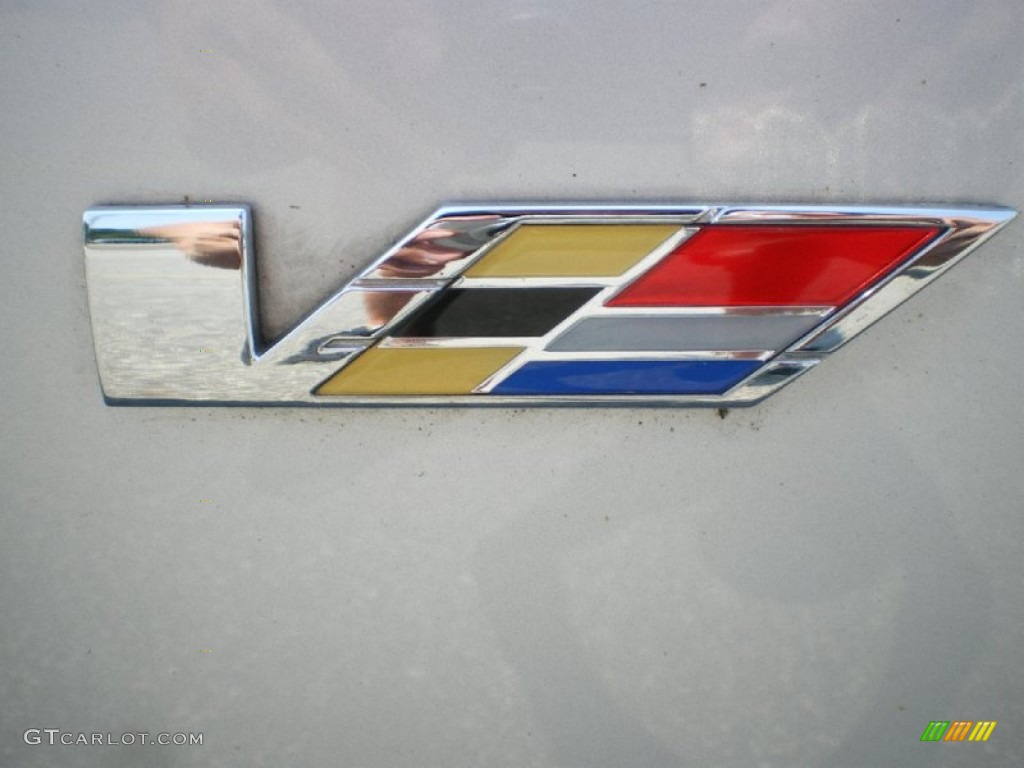 2010 Cadillac CTS -V Sedan Marks and Logos Photos