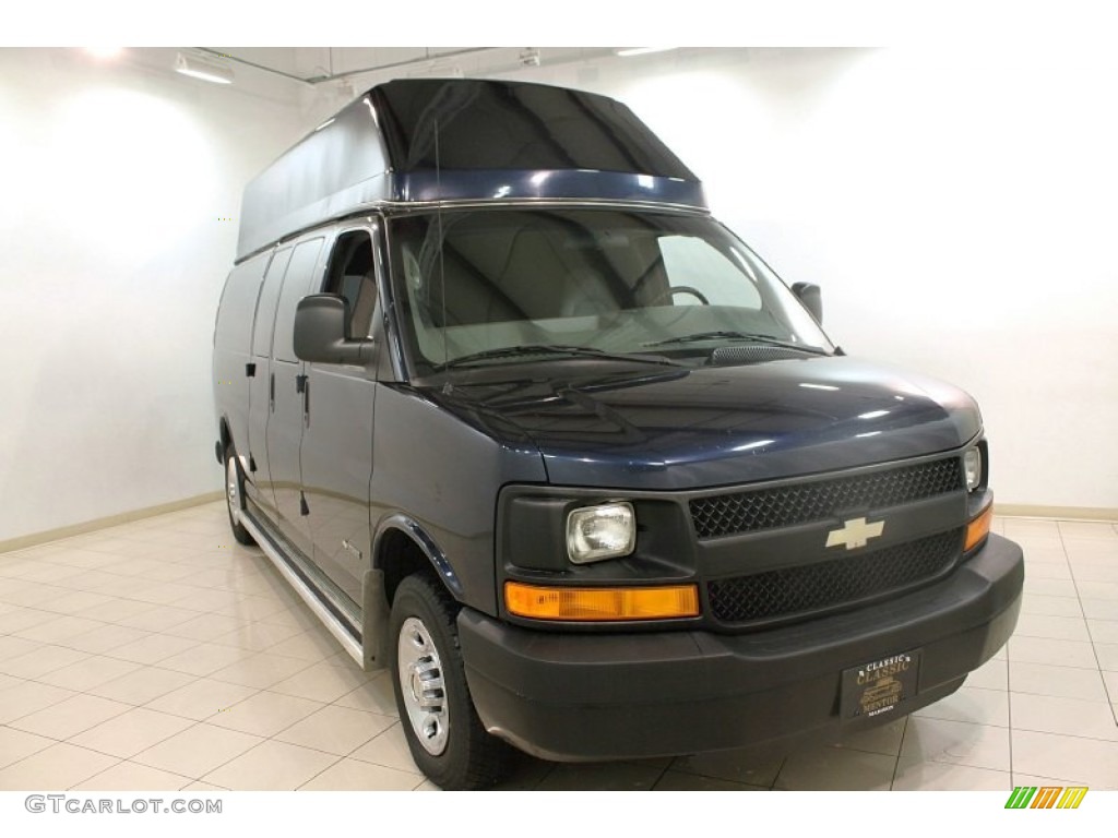 2005 Express 2500 Cargo Van - Dark Blue Metallic / Medium Dark Pewter photo #1