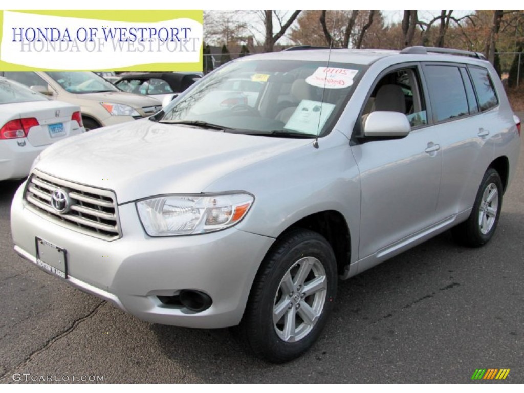 Classic Silver Metallic Toyota Highlander