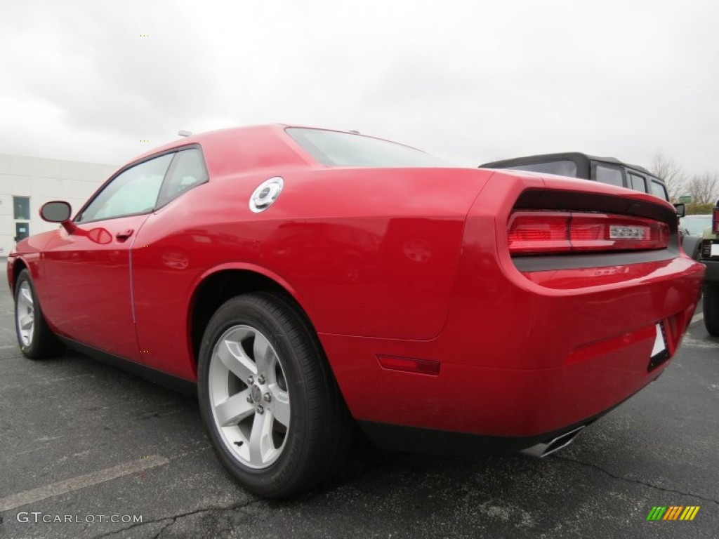 2013 Challenger SXT - Redline 3-Coat Pearl / Dark Slate Gray photo #2