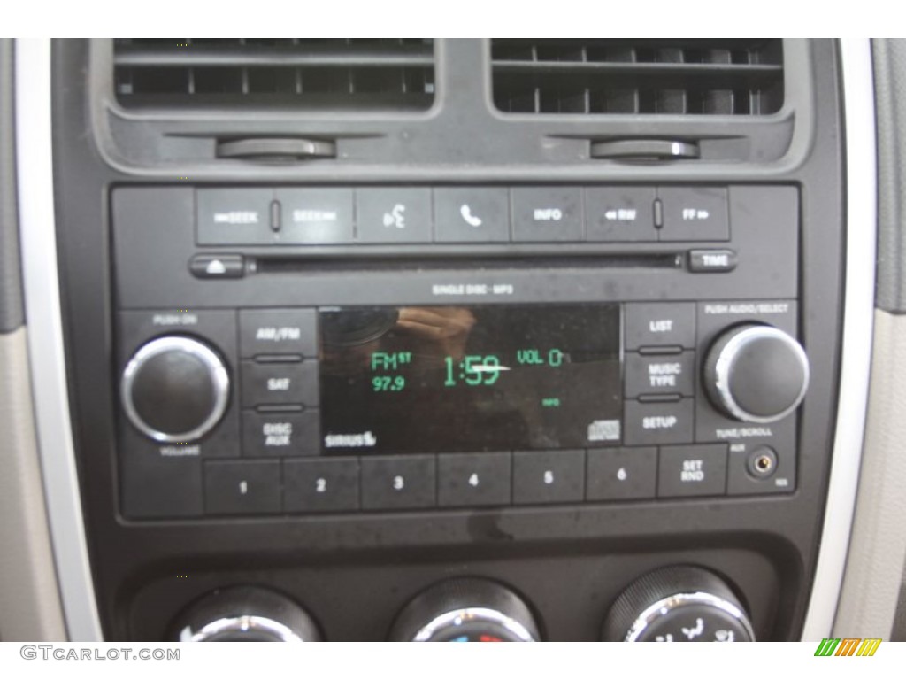 2010 Dodge Caliber Mainstreet Audio System Photo #75179879