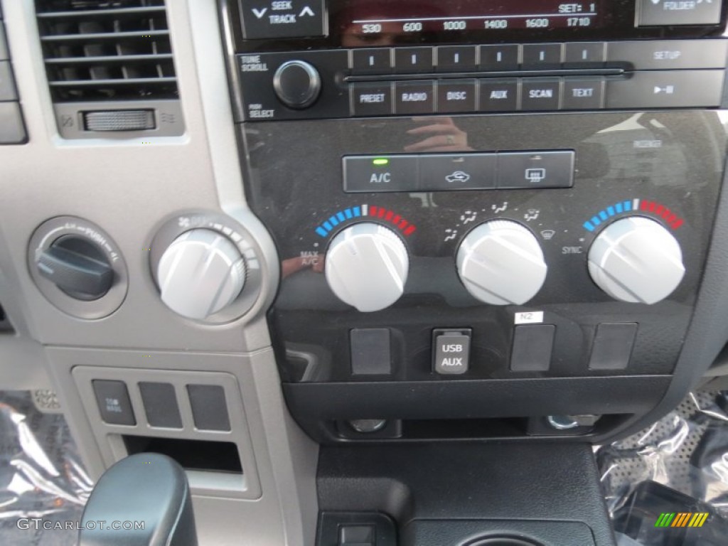 2013 Tundra TSS CrewMax 4x4 - Super White / Graphite photo #30