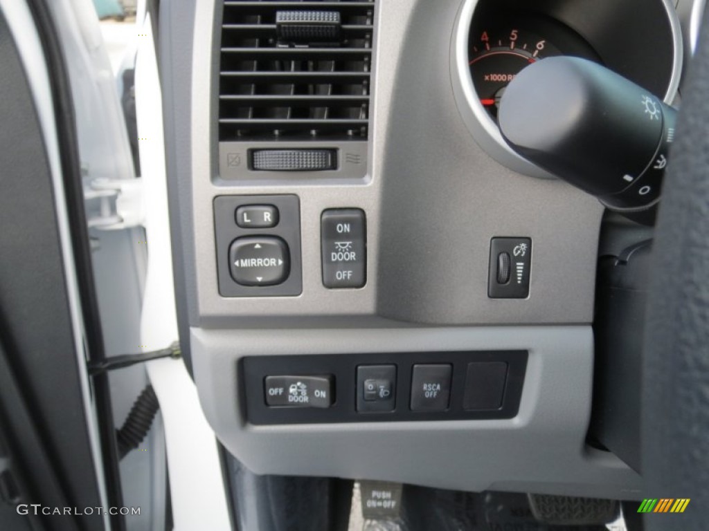 2013 Tundra TSS CrewMax 4x4 - Super White / Graphite photo #34