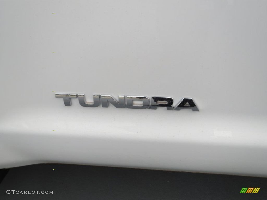 2013 Tundra CrewMax - Super White / Graphite photo #12