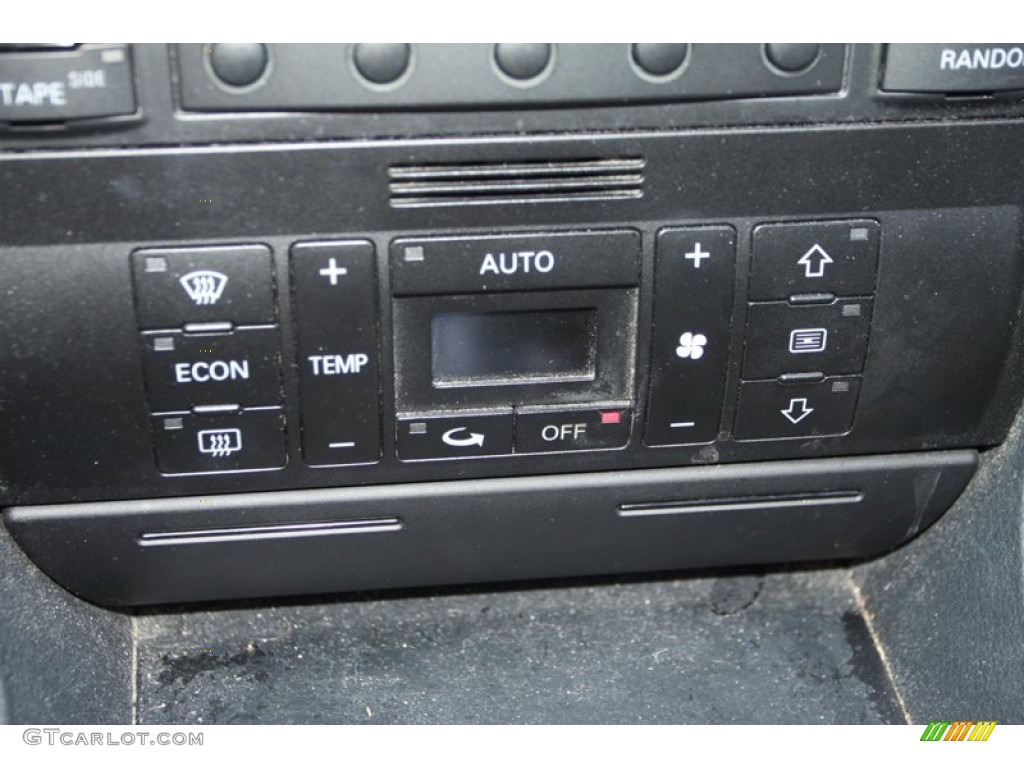 2001 Audi A4 1.8T quattro Sedan Controls Photo #75186490