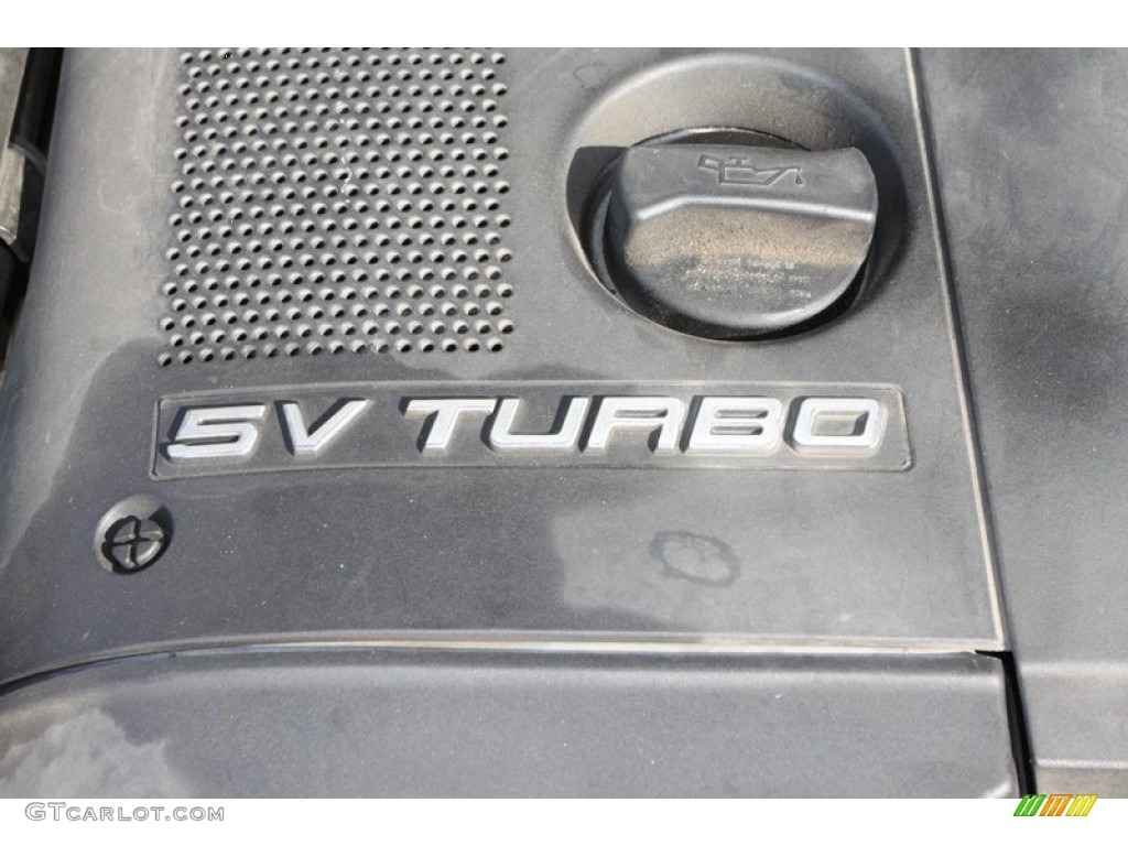 2001 Audi A4 1.8T quattro Sedan Marks and Logos Photos