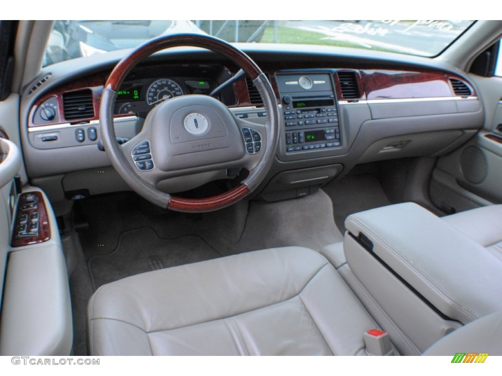 Dark Stone/Medium Light Stone Interior 2004 Lincoln Town Car Ultimate Photo #75190349