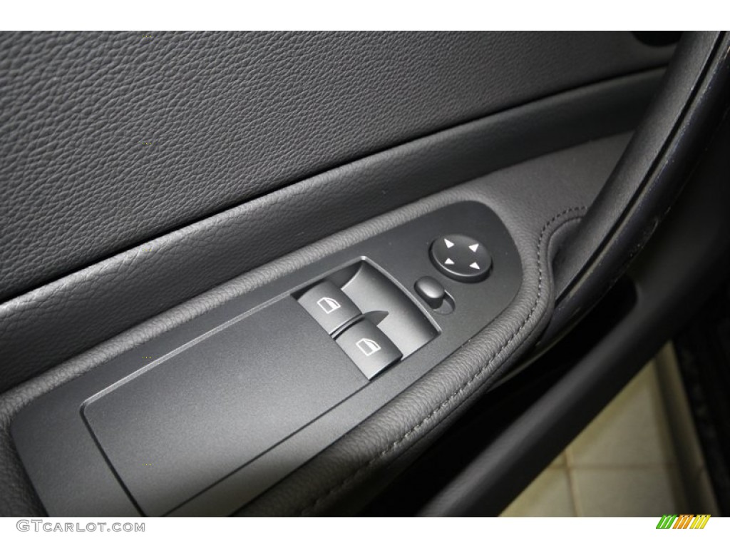 2013 BMW 1 Series 128i Coupe Controls Photo #75191678