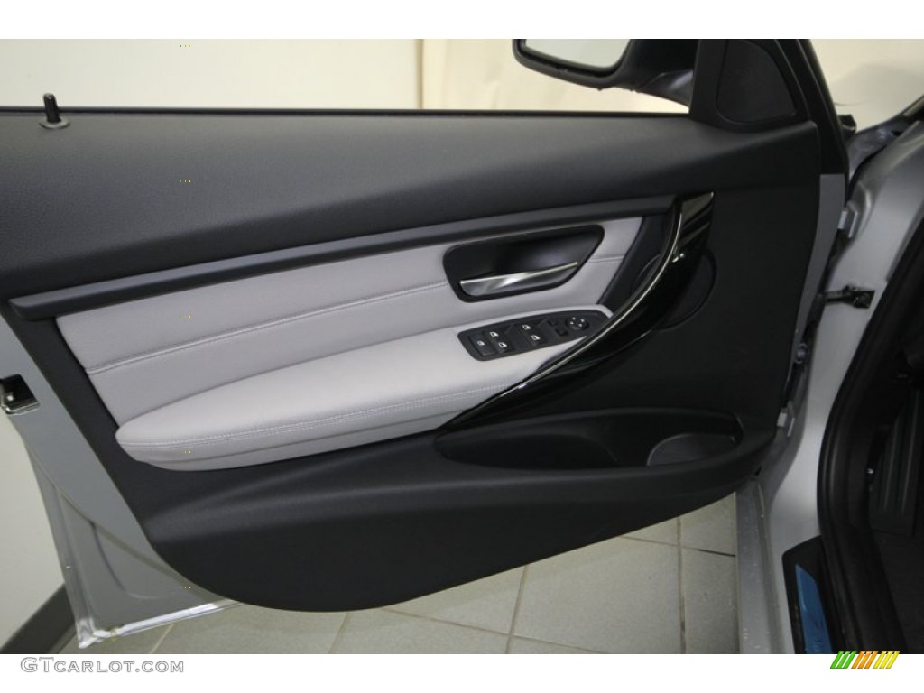 2013 BMW 3 Series 335i Sedan Everest Grey/Black Door Panel Photo #75192269