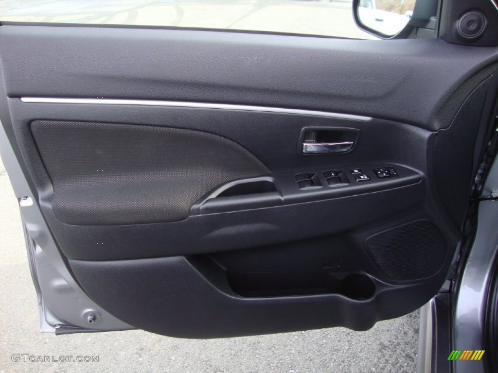 2011 Mitsubishi Outlander Sport ES Door Panel Photos