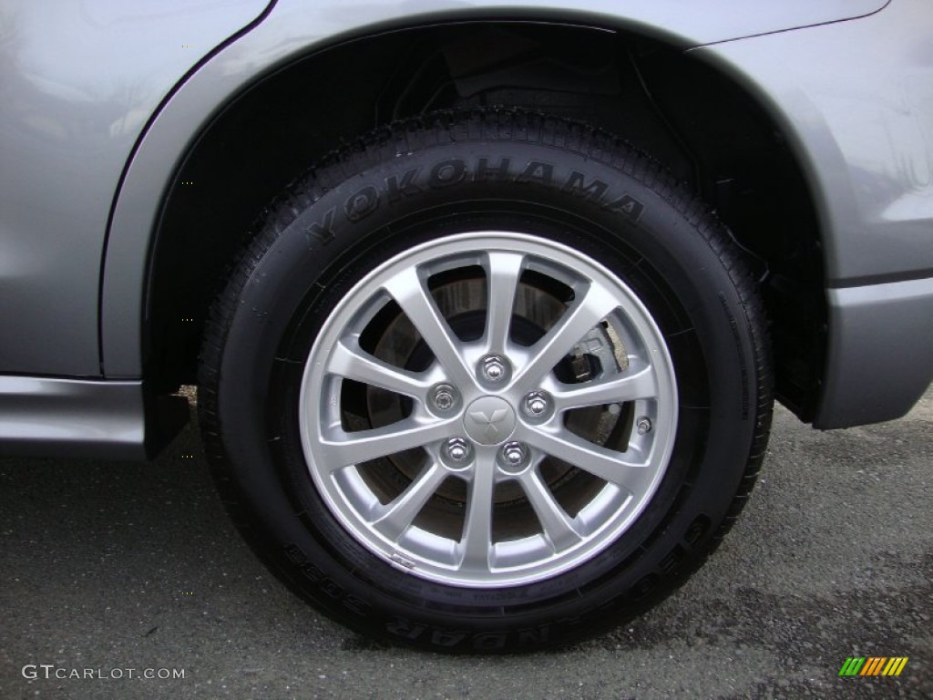 2011 Mitsubishi Outlander Sport ES Wheel Photos