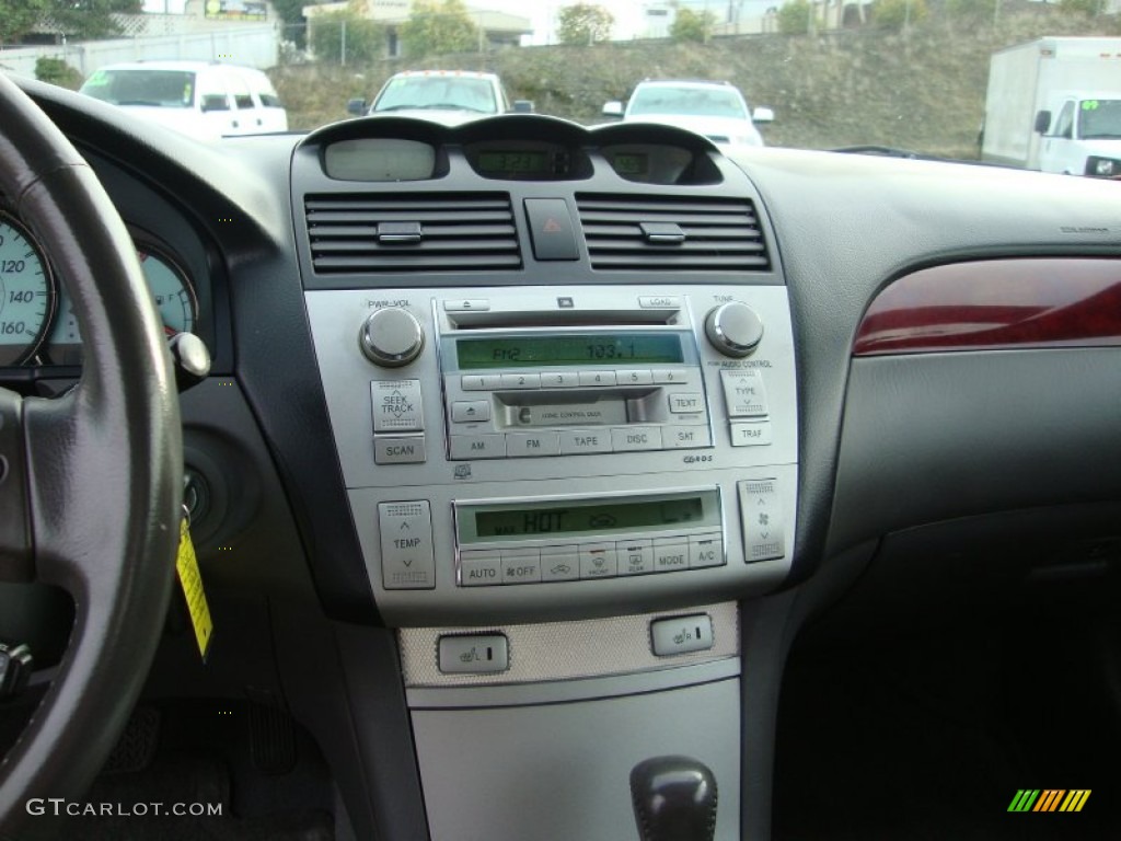 2005 Toyota Solara SLE V6 Convertible Controls Photo #75197238