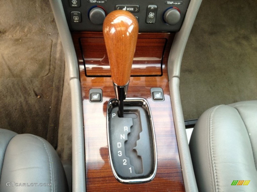 2002 Cadillac Seville STS Transmission Photos