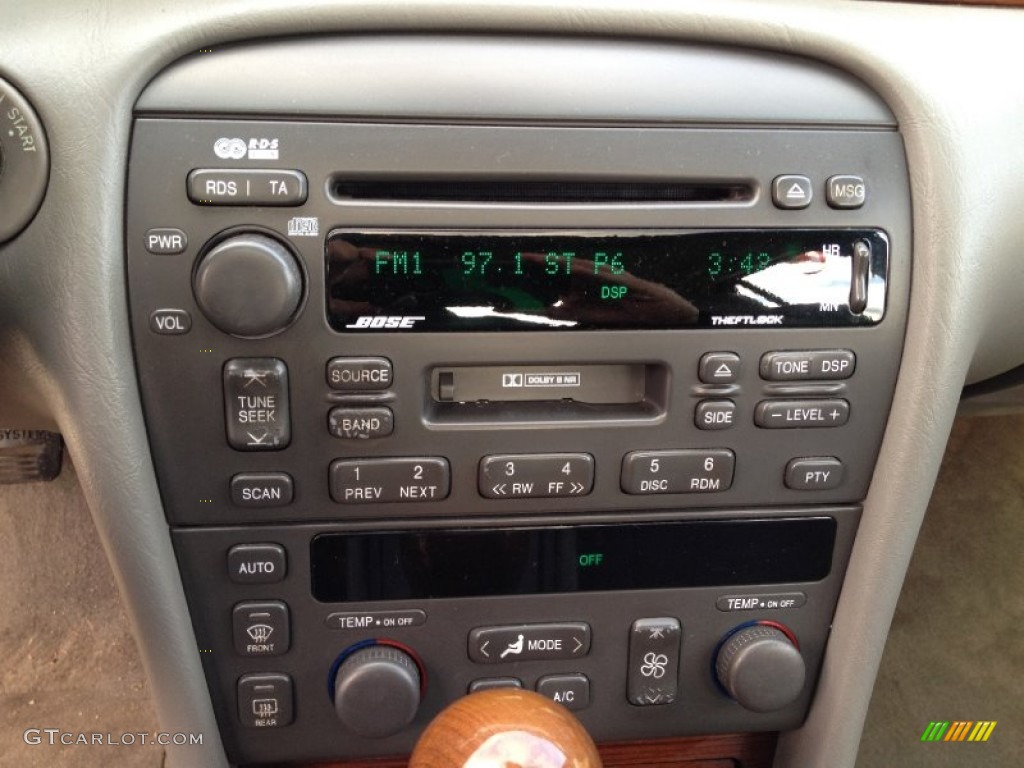 2002 Cadillac Seville STS Controls Photos