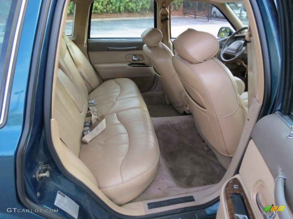 1997 Town Car Executive - Deep Evergreen Pearl Metallic / Beige photo #9