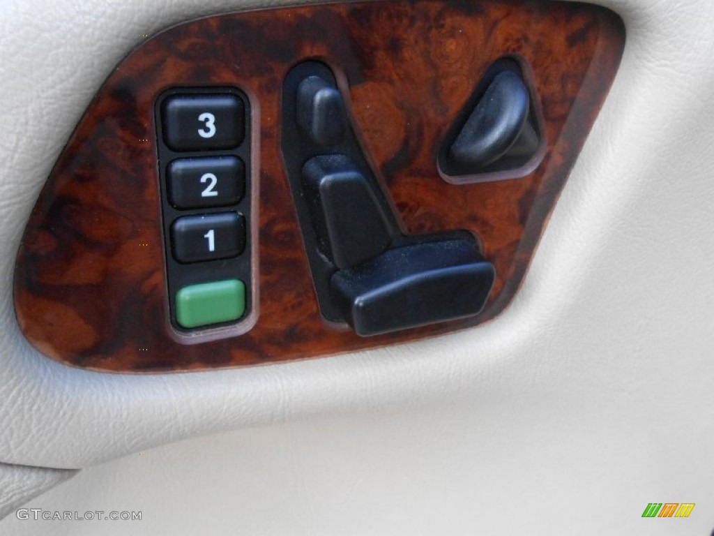 1999 Mercedes-Benz E 320 Sedan Controls Photo #75200006