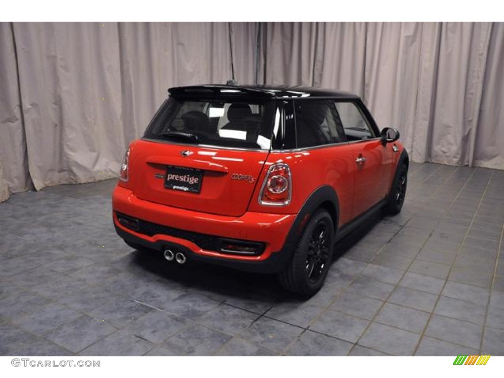 2013 Cooper S Hardtop - Chili Red / Carbon Black photo #13