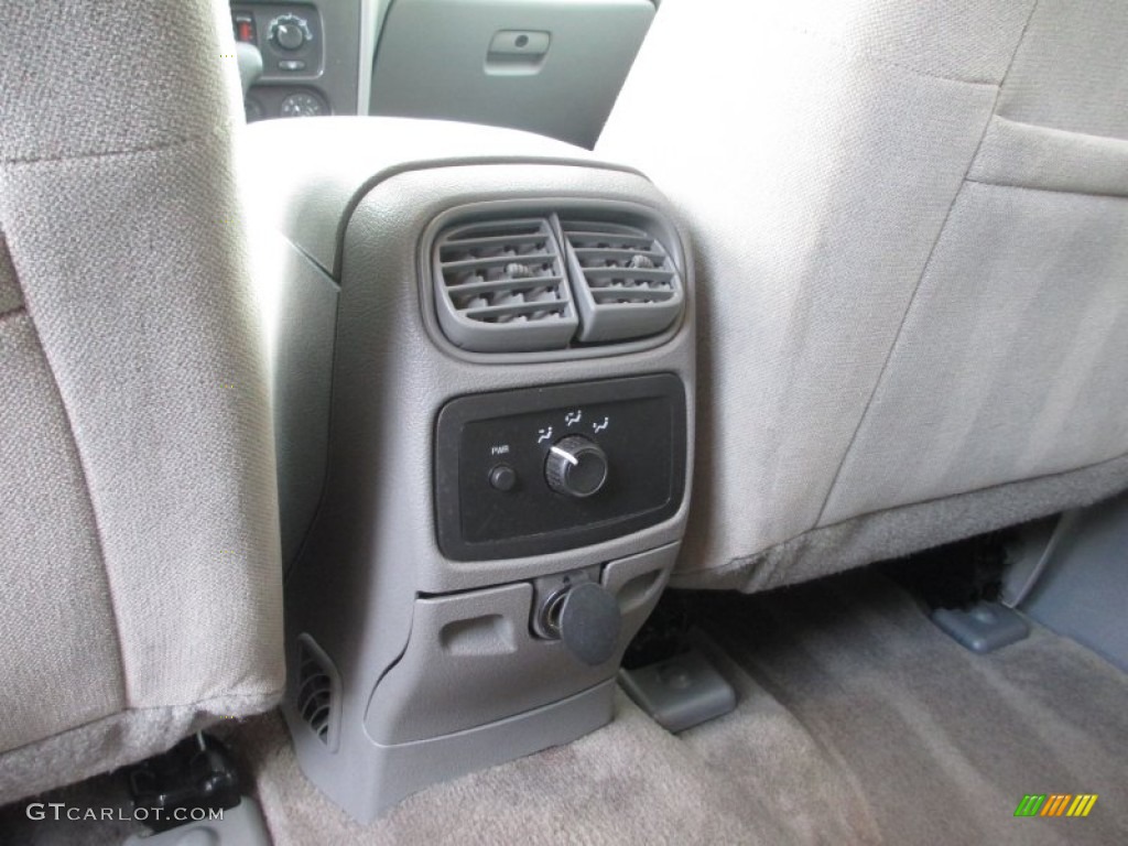 2006 Envoy SLE 4x4 - Cranberry Red Metallic / Light Gray photo #27