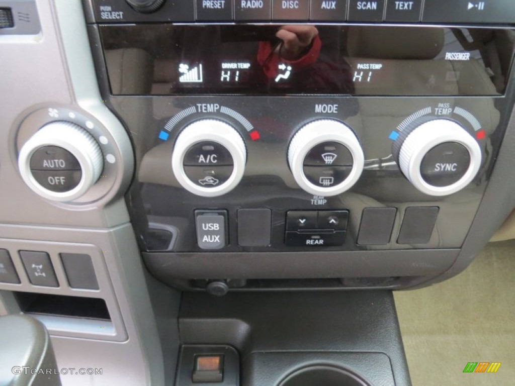 2010 Toyota Sequoia SR5 4WD Controls Photo #75205509