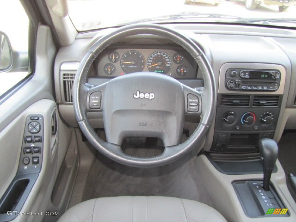 2004 Jeep Grand Cherokee Laredo Taupe Dashboard Photo #75206007