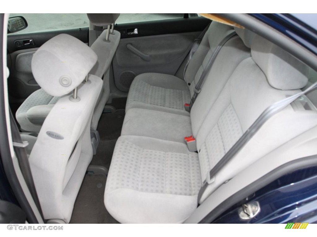 2004 Volkswagen Jetta GLS Sedan Rear Seat Photo #75206700