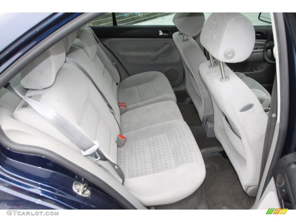2004 Volkswagen Jetta GLS Sedan Rear Seat Photo #75206903