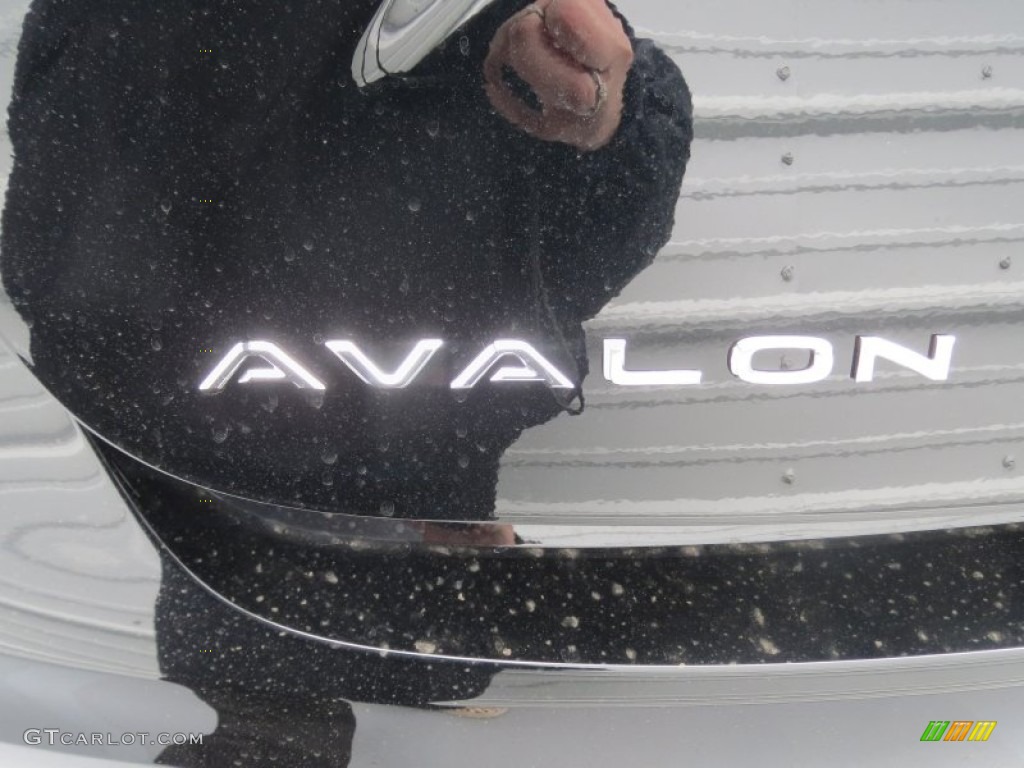 2013 Avalon Hybrid Limited - Attitude Black Pearl / Black photo #14