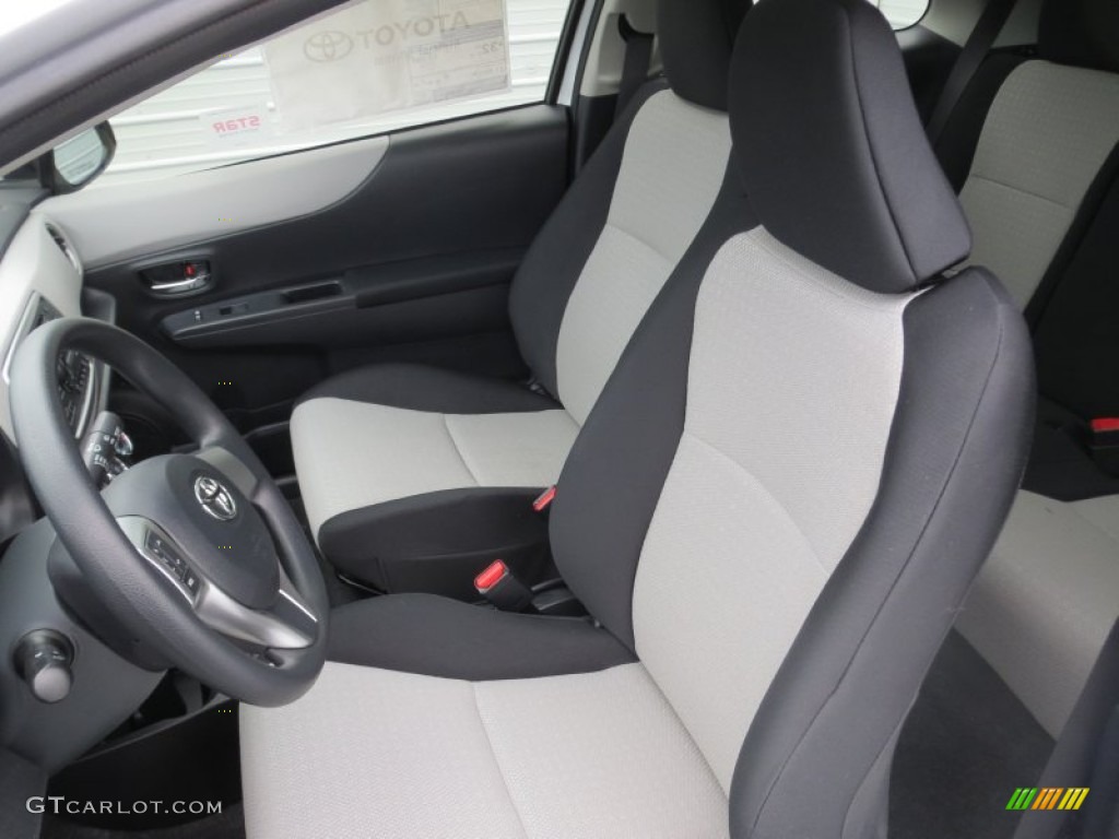 2013 Toyota Yaris LE 3 Door Front Seat Photo #75209427