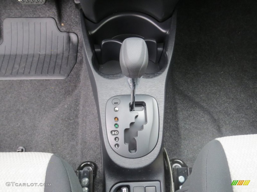 2013 Toyota Yaris LE 3 Door Transmission Photos