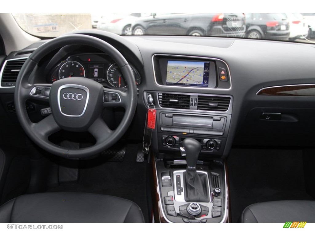 2011 Q5 2.0T quattro - Ice Silver Metallic / Black photo #18