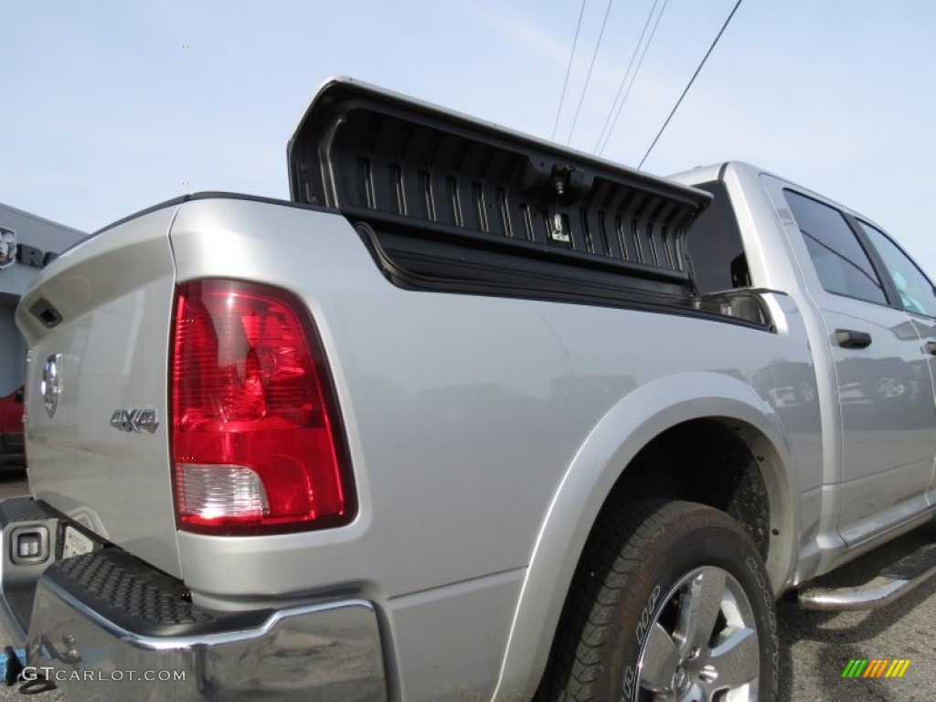 2012 Ram 1500 Outdoorsman Crew Cab 4x4 - Bright Silver Metallic / Dark Slate Gray/Medium Graystone photo #18