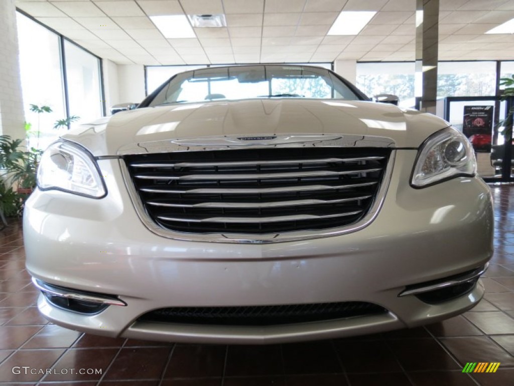2013 200 Limited Convertible - Cashmere Pearl / Black/Light Frost Beige photo #2