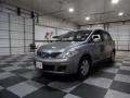 Magnetic Gray - Versa 1.8 SL Hatchback Photo No. 3