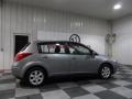 Magnetic Gray - Versa 1.8 SL Hatchback Photo No. 7