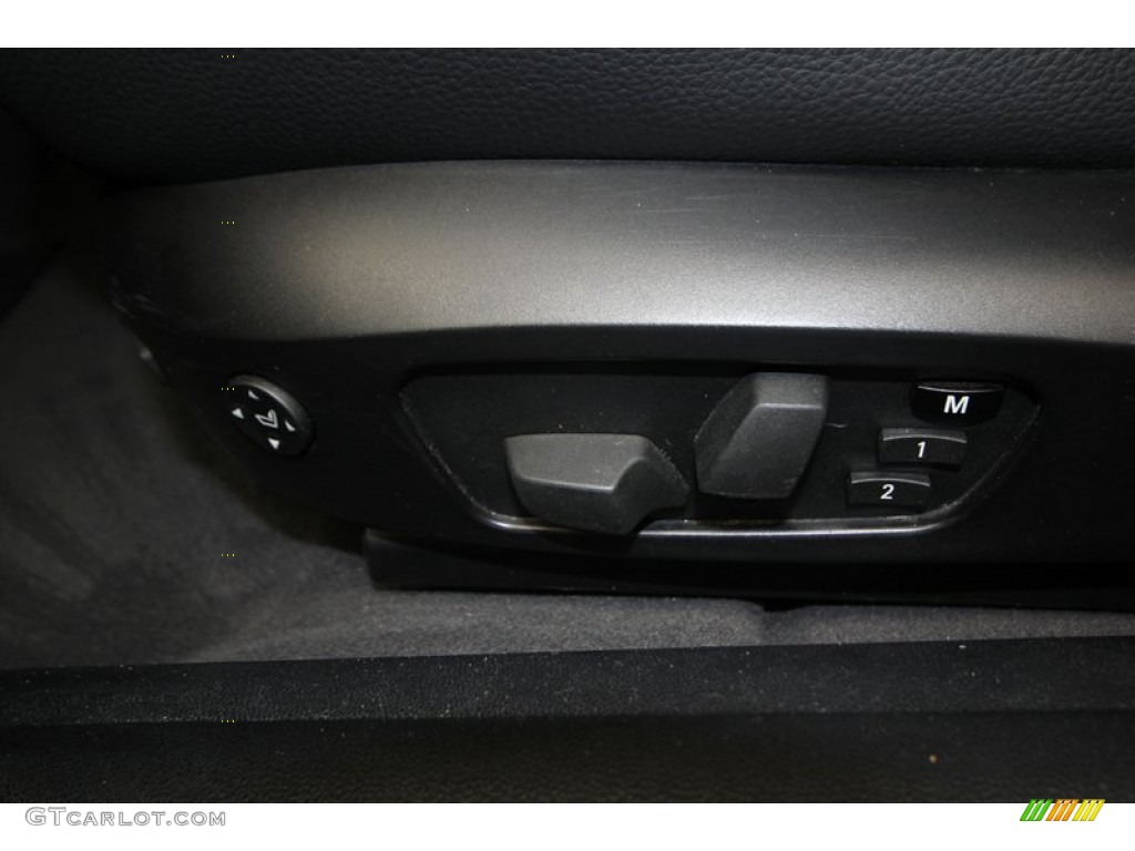 2010 3 Series 335i Sedan - Black Sapphire Metallic / Black photo #17