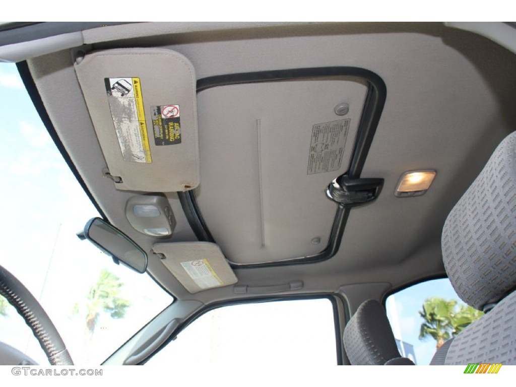 2001 Nissan Xterra XE V6 Sunroof Photos