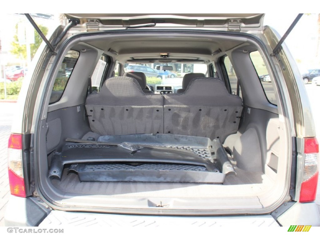 2001 Nissan Xterra XE V6 Trunk Photos