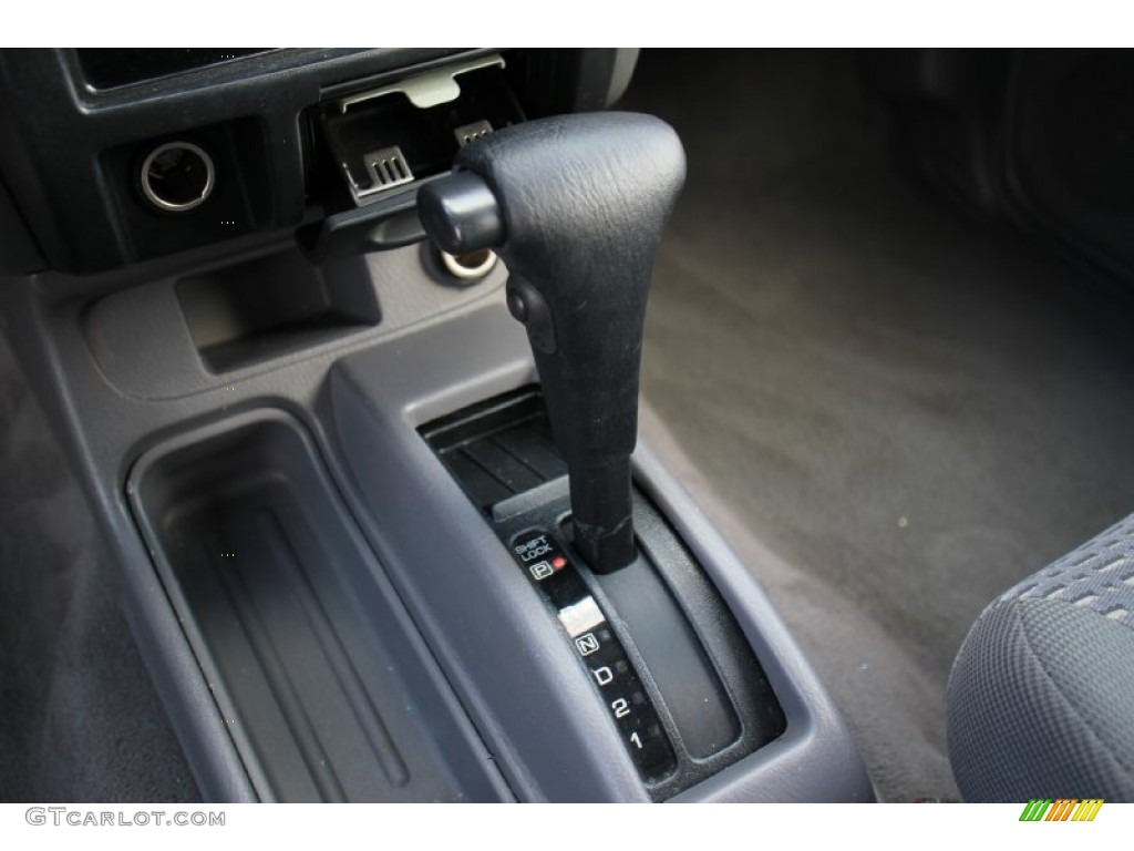 2001 Nissan Xterra XE V6 Transmission Photos