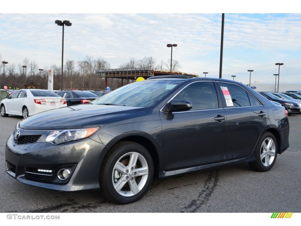 2012 Camry SE - Magnetic Gray Metallic / Black photo #1